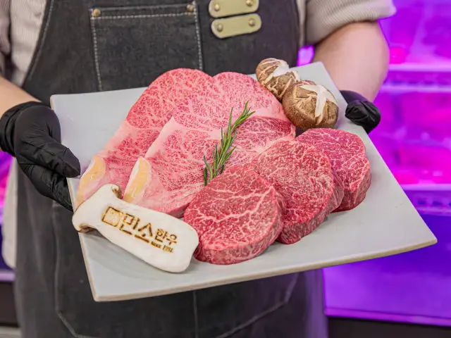 Minsohanu Jungangyeouido Branch Korean BBQ with Private Rooms 2