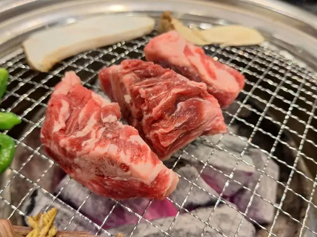 Hwangjejeongyuksikdang Myeongjidae店 带皮五花肉 3