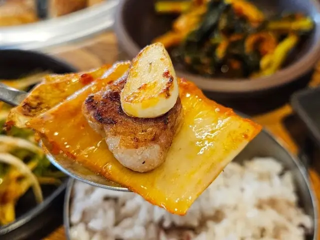 Keunsonjejuheukdwaeji Ogyeopsal (Skin-On Pork Belly) 3