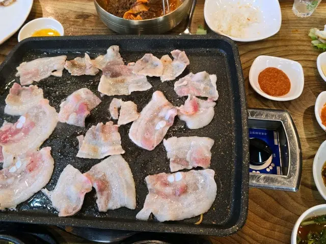 Heungbunedaepaesamgyeopsal 平價烤肉 3