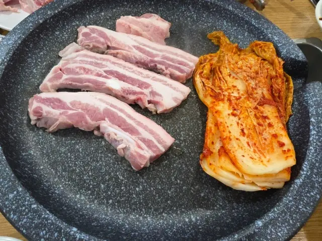 Jamsilsaengsamgyeopsal Chadolbagi (Beef Brisket) 3