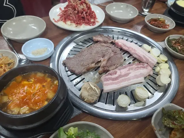 Andonghanujeongyukjeomsikdang Butcher Shop BBQ 1