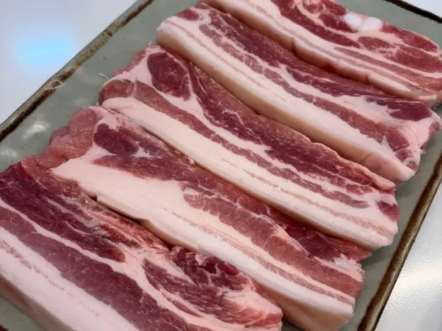 Gogimukja Daepae (Thin-Sliced Pork Belly) 1