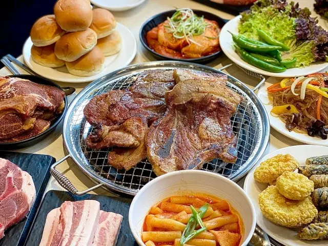 Myeongryunjinsagalbi Suwongokbanjeong Branch Galbi (Korean Short Ribs) 1