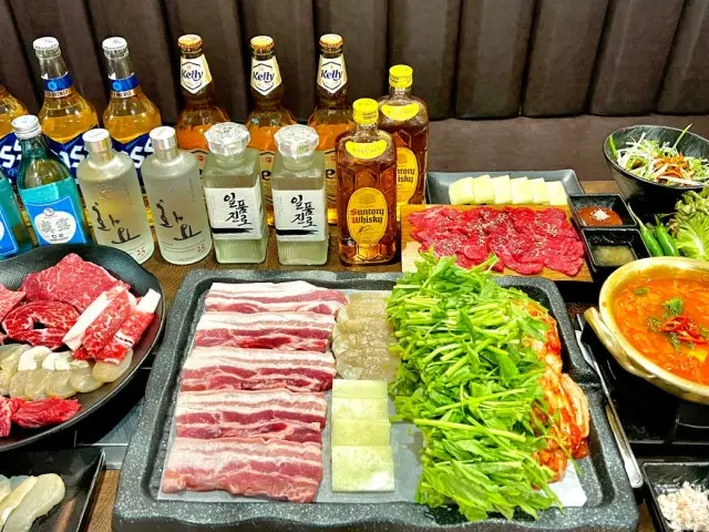 Yeouidominarisamgyeop Seoyeouido Branch Ogyeopsal (Skin-On Pork Belly) 1