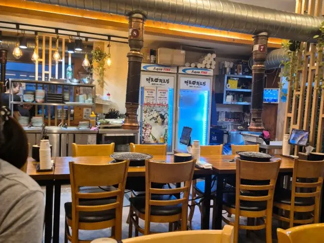 Mapohwarojip Hakikjikyeong Branch Old-School Korean BBQ 3