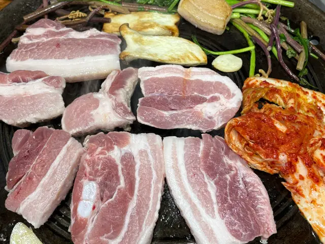 Uridwaeji Sotttukkeong Samgyeopsal Korean BBQ 3