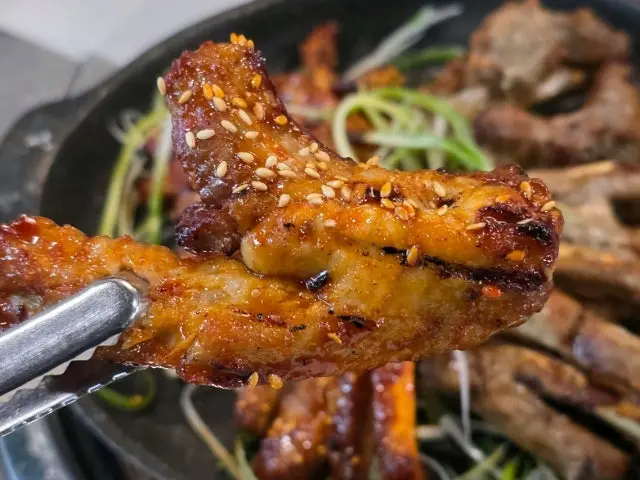 Deomatguiguijjokgalbi Seonggyungwandae店 老舗焼肉 3