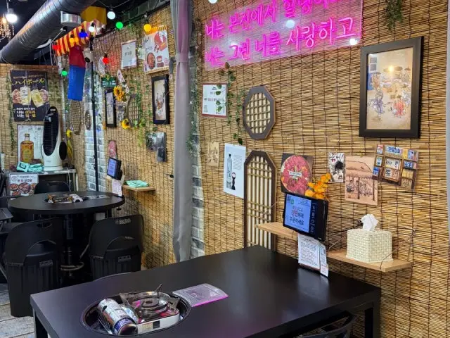 Bonjinsamgyeopsal Guwol Main Branch Hanwoo (Korean Beef) 3