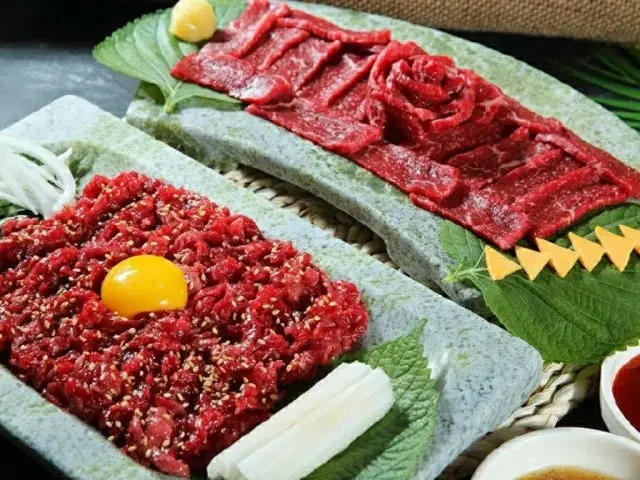 Yuksayukhoe 深夜営業の焼肉 1