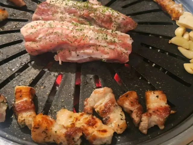 Matitneun Gogie Somssireul Deohada Dadae Branch Galbi (Korean Short Ribs) 2