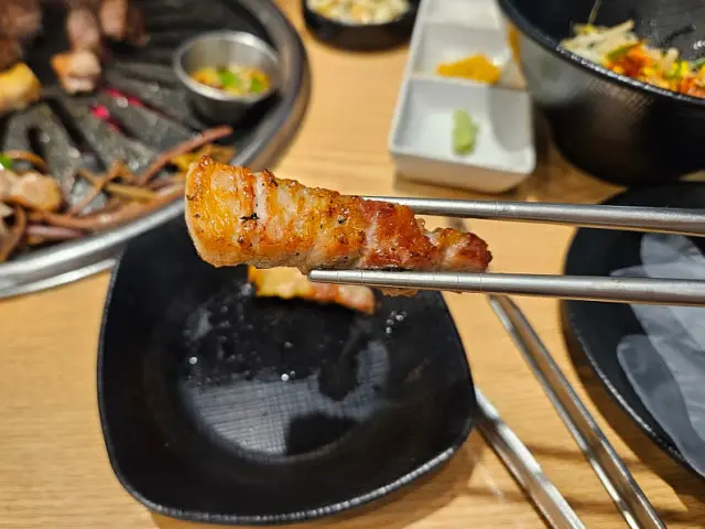 Matitneun Gogie Somssireul Deohada Dadae Branch Galbi (Korean Short Ribs) 3