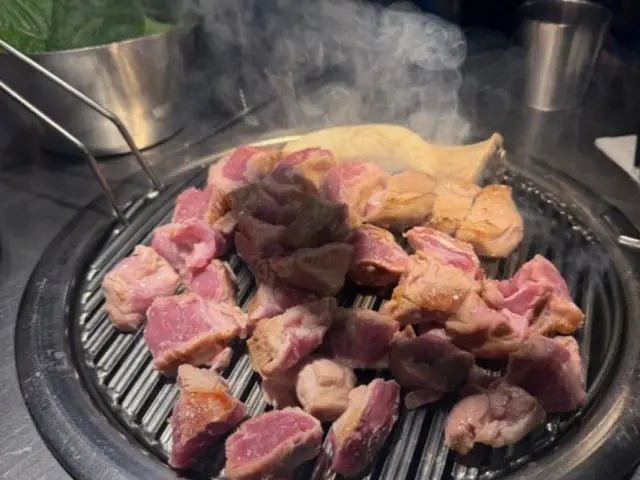 Yeontanburak Jamsilsaenae Branch Samgyeopsal (Pork Belly BBQ) 1