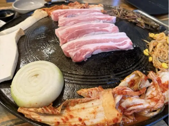 Sundoline Sotttukkeong Samgyeopsal 约会烤肉 1