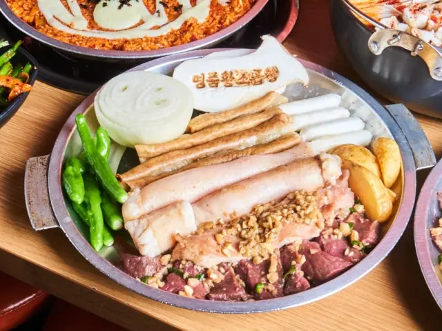 Myeongpumhwangsogopchang Gopchang (Grilled Intestines) 2