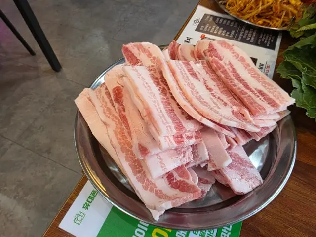 Matnamyeondondwaeji Andongjeongha Branch Samgyeopsal (Pork Belly BBQ) 3