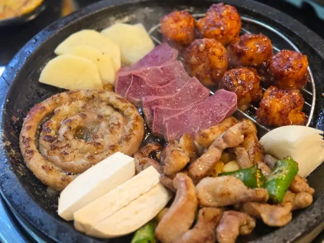 Yungahwangsogopchang Doryong店 烤肉 1