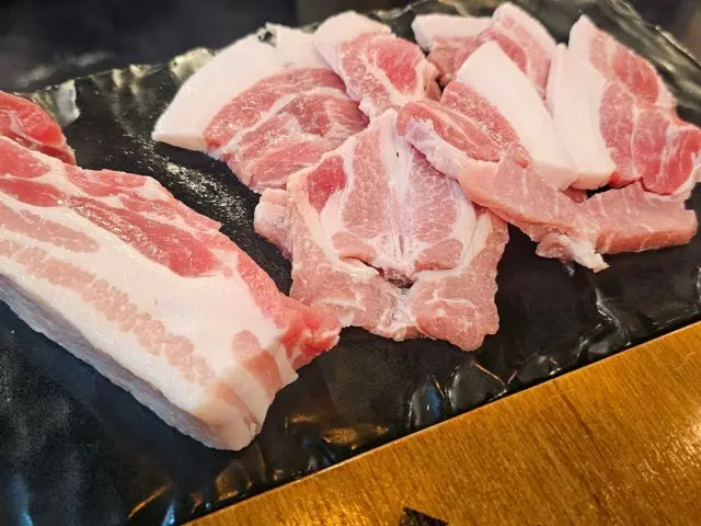 Dwaejidaecheop Yeongdeungpo Seonyudoyeok Branch Korean BBQ 3