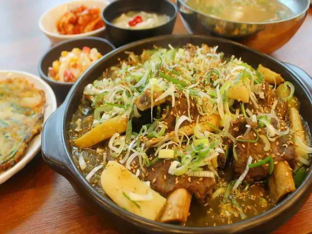 Gojipsengeujipgalbitang Paldal Branch Solo-Friendly Korean BBQ 3