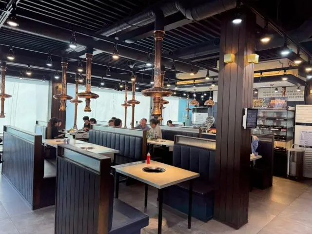 Myeongryunjinsagalbi Sangbongyeok Branch Family Korean BBQ 3