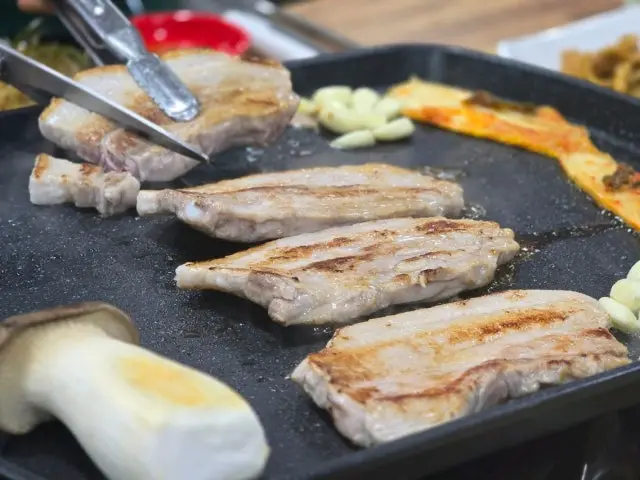 Matiteumyeondwaeji 聚餐烤肉 1