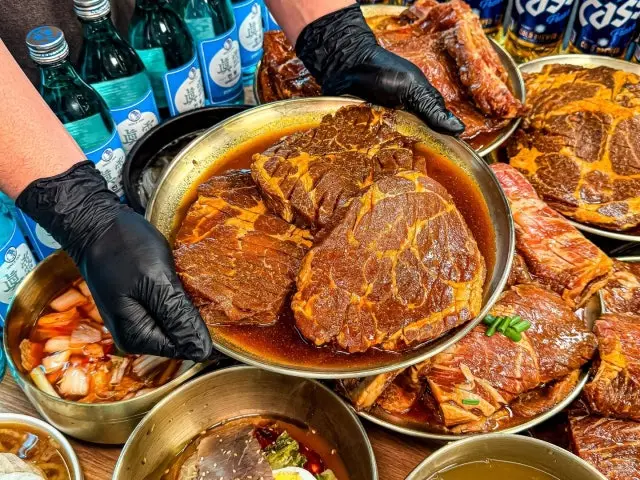 Heungbugol Sutbuldwaeji Wanggalbi Yeongdeungpo店 牛排骨 2