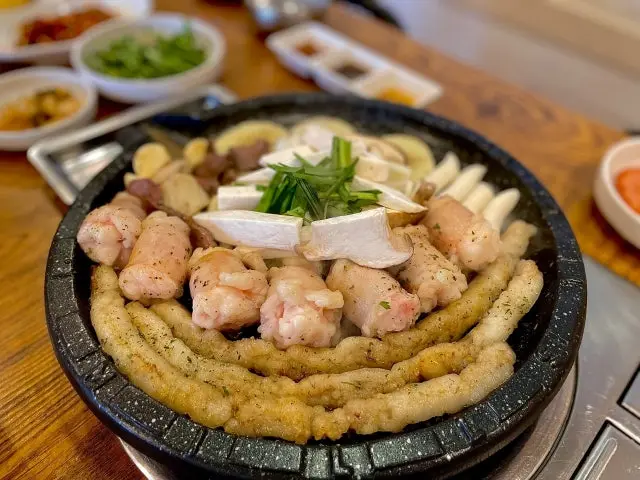 Wangsiprigopchangmaeul Old-School Korean BBQ 1