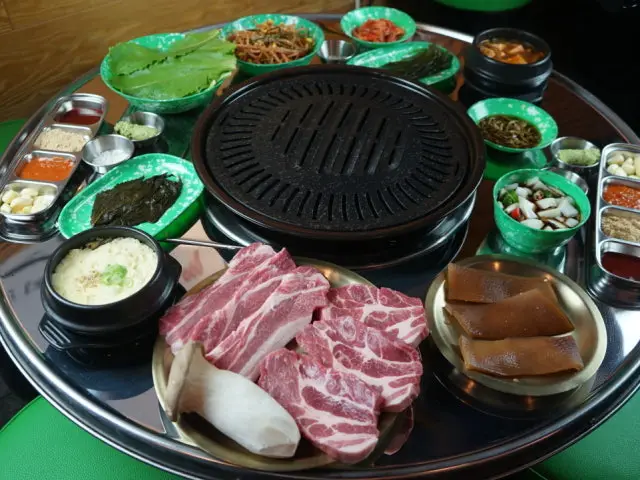 Gukminjumeokgogi 猪杂肉烧烤 2