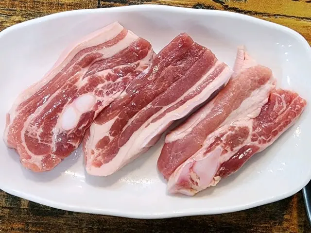 Eommadwaeji Samgyeopsal (Pork Belly BBQ) 1
