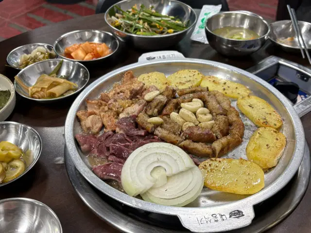 Chowonsogopchang コプチャン(ホルモン焼き) 3