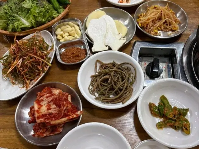 Daebaksamgyeopsal Korean BBQ for Groups 1