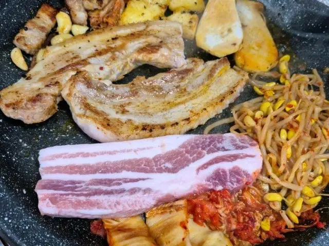 Daebaksamgyeopsal Korean BBQ for Groups 2