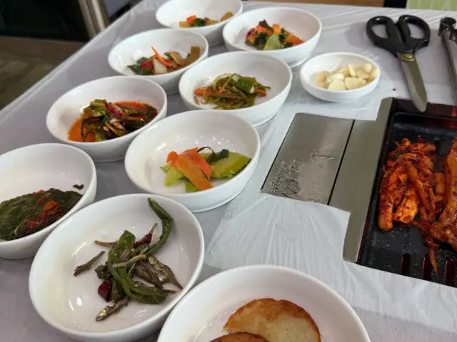 Gogirangsanchaerang Korean BBQ with Private Rooms 2