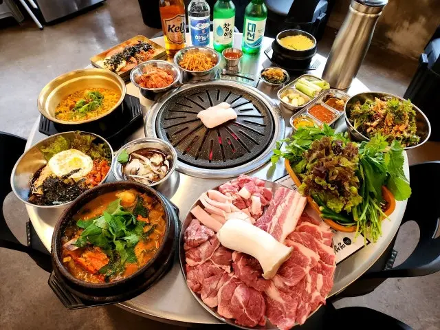 Myeongseonggogitjip Gamjeon店 带皮五花肉 2