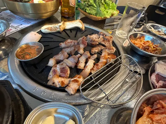 Myeongseonggogitjip Gamjeon店 带皮五花肉 3