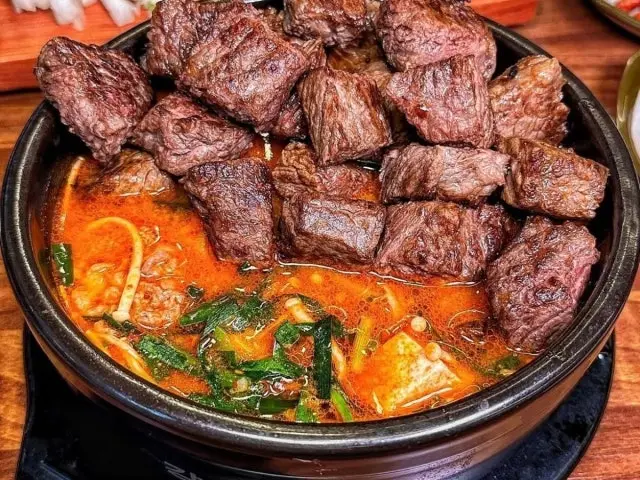 Tuppulhanucheonguk 2hojikyeong Branch Chadolbagi (Beef Brisket) 2