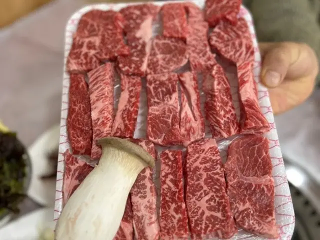 Gidungchamhanu Galbi (Korean Short Ribs) 3