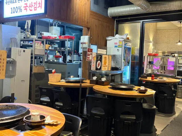 무쇠김치삼겹 신사점 삼겹살 사진 3