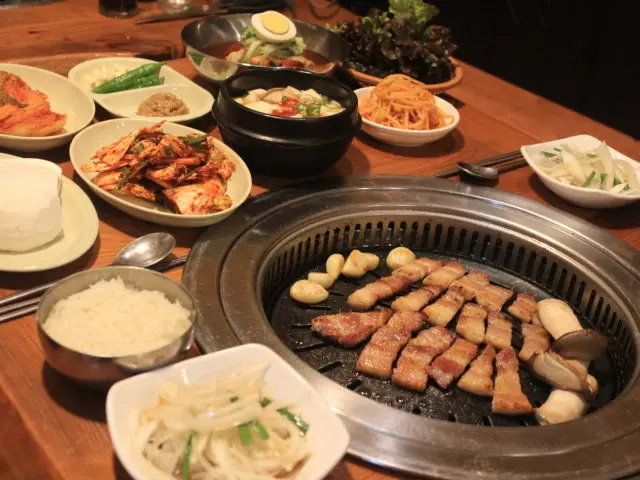 Chondwaejiwa Ssoju Ogyeopsal (Skin-On Pork Belly) 2
