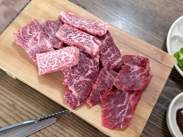 Jingogaechamnamusutbulgalbi 炭火烤排骨 2