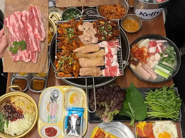 Uyajimakchang Gimcheonhyeoksin Branch Samgyeopsal (Pork Belly BBQ) 1