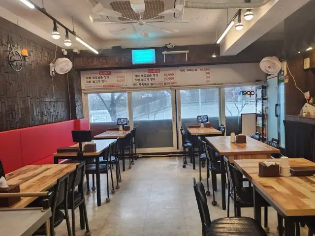 Bokeumyeondwaeji Solo-Friendly Korean BBQ 2