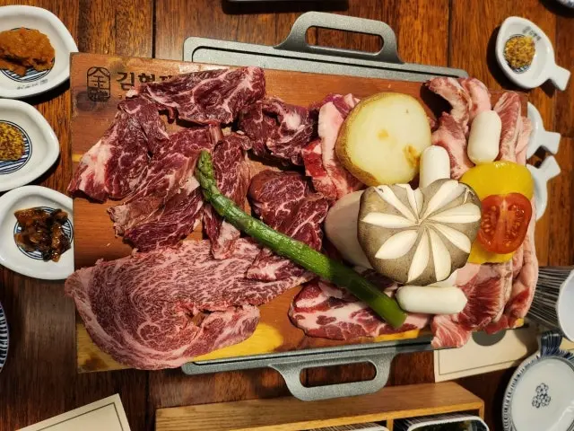 Gimhyeongjegogiuicheolhak Busansongdo Branch Galbi (Korean Short Ribs) 2