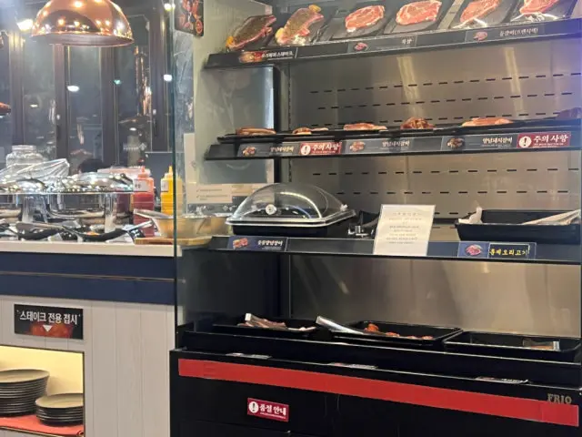 Myeongryunjinsagalbi Suwon Ajudae店 自助烤肉 3