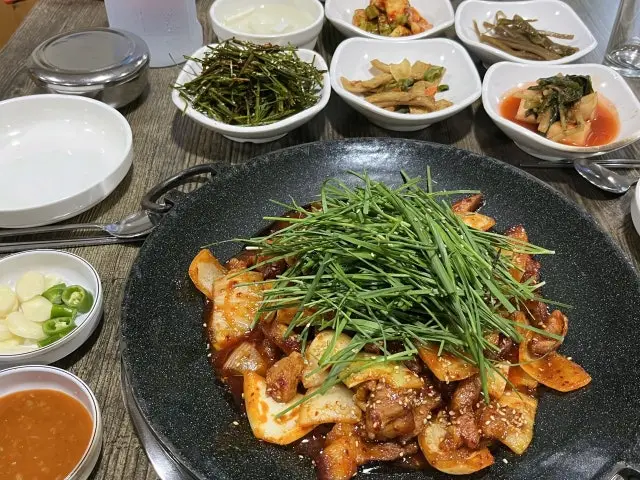 Kkeomeokdwaeji 聚餐烤肉 2