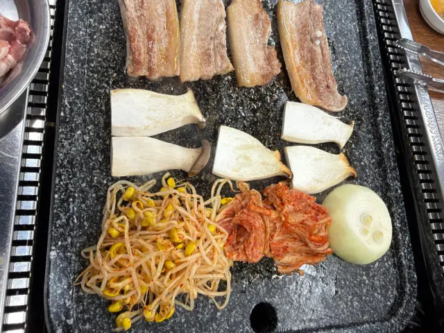 Deokujeongyuksikdang 精肉食堂 1