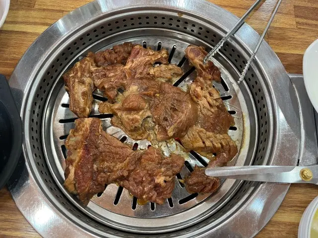 Suwonsutbulgalbi 個室焼肉 1