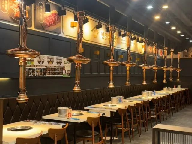Myeongryunjinsagalbi Seoulogeum店 烤肉 3