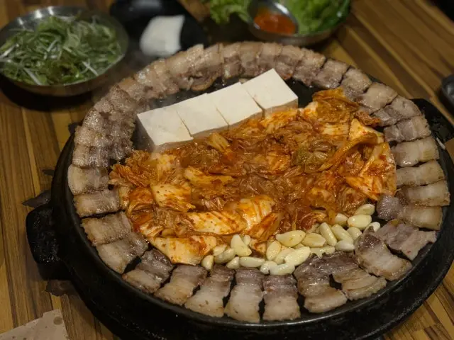 무쇠김치삼겹 홍대점 가성비 사진 2