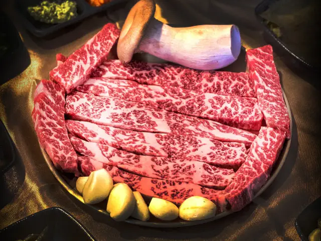 Gogirogalge Yukhoe (Korean Beef Tartare) 1